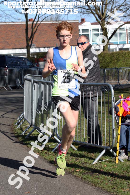 Mens under-17s Northern Athletics 5k Champs., Birkenhead Park. Photo: David T. Hewitson/Sports for All Pics